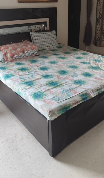 Bedroom in 1 RK Builder Floor at Tulip Mall, Sector 46 – for Rent