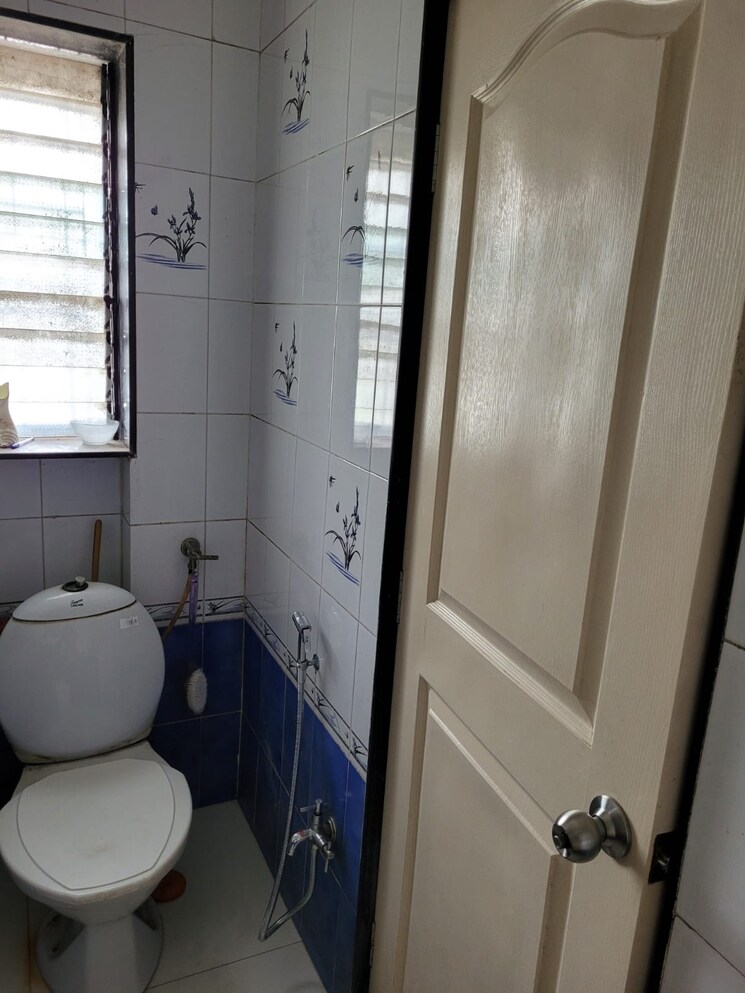 Bathroom, takshila-chs 2 Bedroom 975 Sq.Ft. Apartment In Andheri East Mumbai 9119874