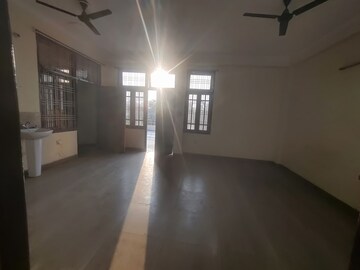 Room in 2 BHK Independent House at Gomti Nagar – for Rent