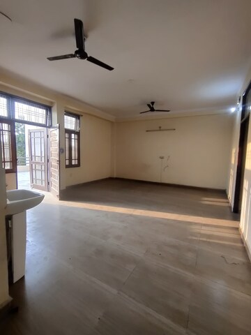 Room in 2 BHK Independent House at Gomti Nagar – for Rent