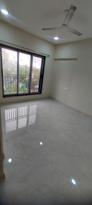 Room in 2 BHK Apartment at Santacruz East – for Rent