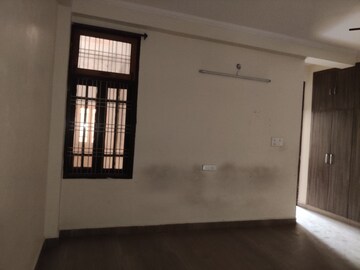 Room in 2 BHK Independent House at Gomti Nagar – for Rent