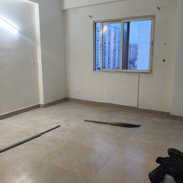 Room in 3 BHK Apartment at Gardenia Gateway, Sector 75 – for Rent