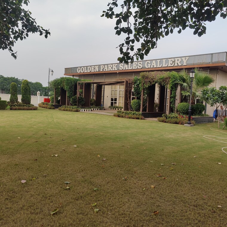  Parking, meffier-golden-park  160 Sq.Yd. Plot In Sohna Sector 4 Gurgaon 9119939