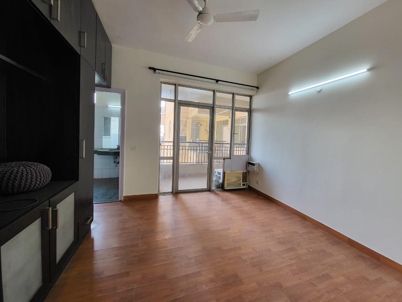 3 BHK + Servant Room Apartment For Rent in Central Park II-Bellevue