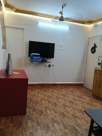 Room in 2 BHK Apartment at Kamlesh Apartment, Andheri East – for Rent