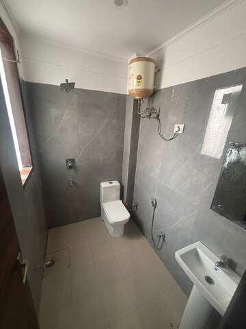 Bathroom in 1 RK Apartment at Dlf Cyber City, Sector 24 – for Rent
