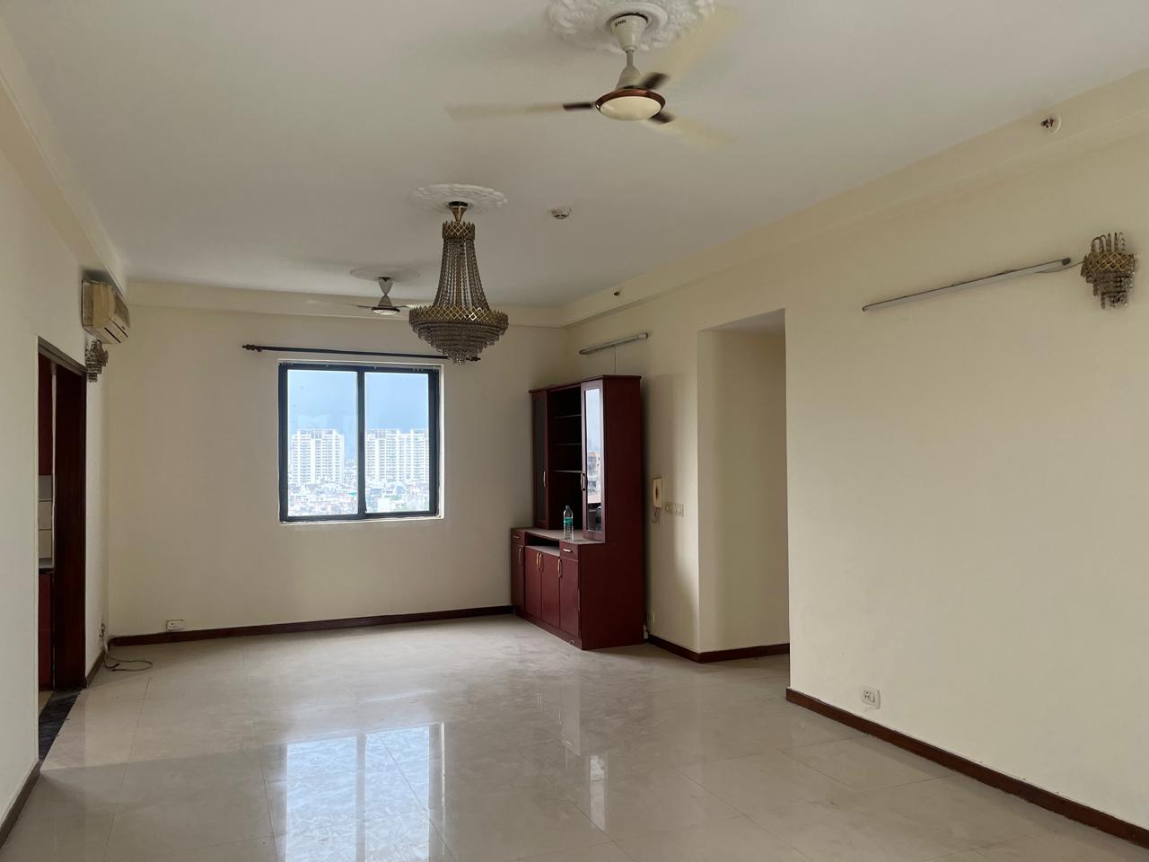 3 BHK + Servant Room 2027 Sq.Ft. Apartment in Unitech Uniworld Gardens