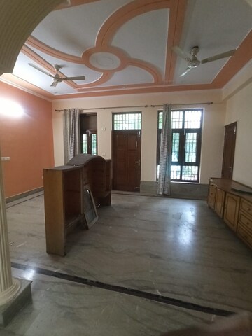 Living Room in 2 BHK Builder Floor at Tulip Mall, Sector 46 – for Rent