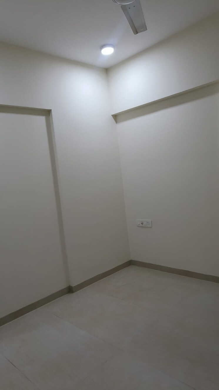 Room, santacruz east 2 Bedroom 650 Sq.Ft. Apartment In Santacruz East Mumbai 9120012