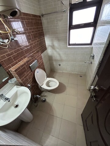 Bathroom in 4 BHK Apartment at Urja Towers, Sector 47 – for Rent