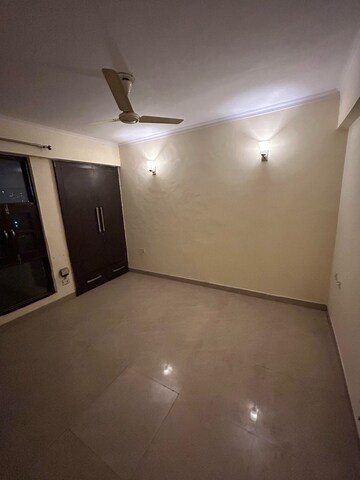 Room in 4 BHK Apartment at Urja Towers, Sector 47 – for Rent