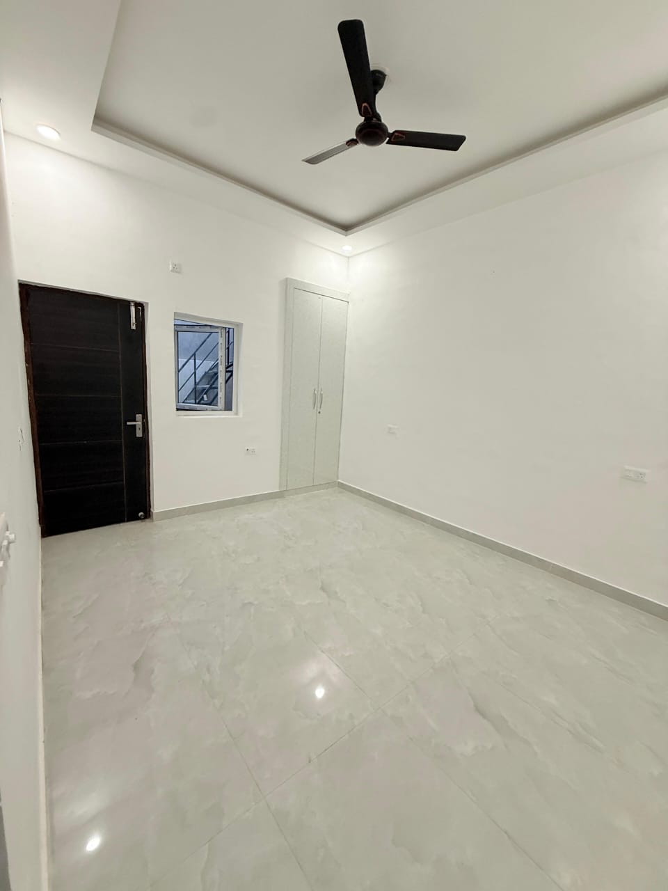3.5 BHK 2200 Sq.Ft. Apartment in Vijayant Enclave
