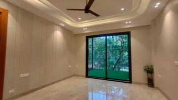 Room in 4 BHK Builder Floor at Sector 14 – for Sale