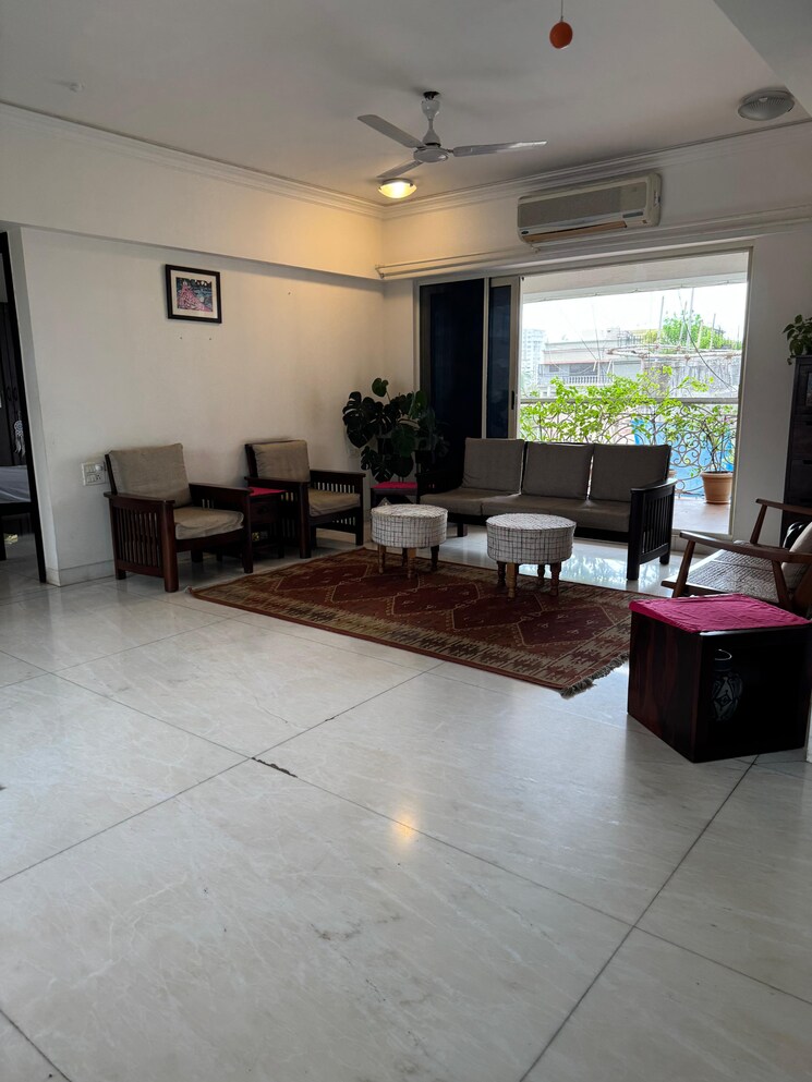  Parking, bandra west 4 Bedroom 2000 Sq.Ft. Apartment In Bandra West Mumbai 9120197