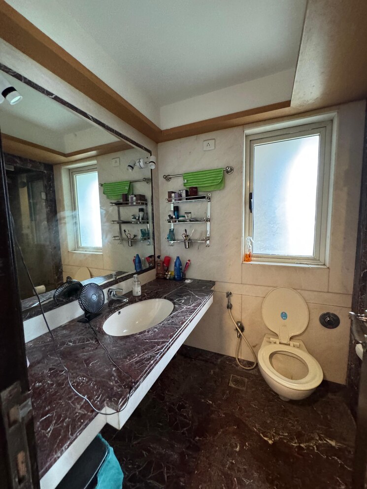 Living Room, bandra west 4 Bedroom 2000 Sq.Ft. Apartment In Bandra West Mumbai 9120197