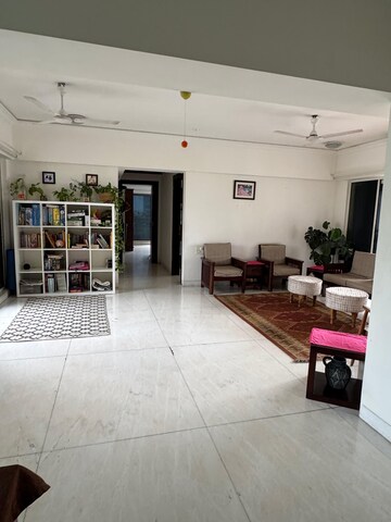 Parking in 4 BHK Apartment at Bandra West – for Rent