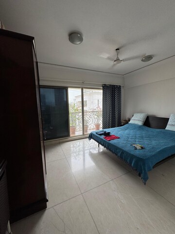 Bedroom in 4 BHK Apartment at Bandra West – for Rent