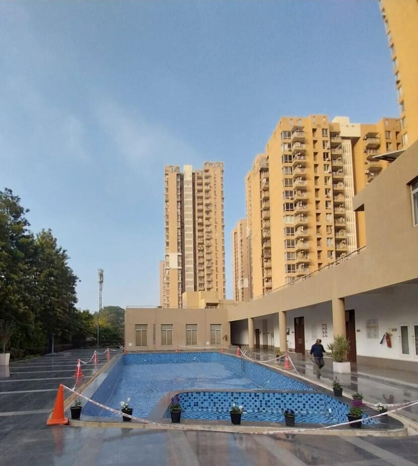 2.5 BHK + Servant Room Apartment For Rent in Pioneer Park Phase 1