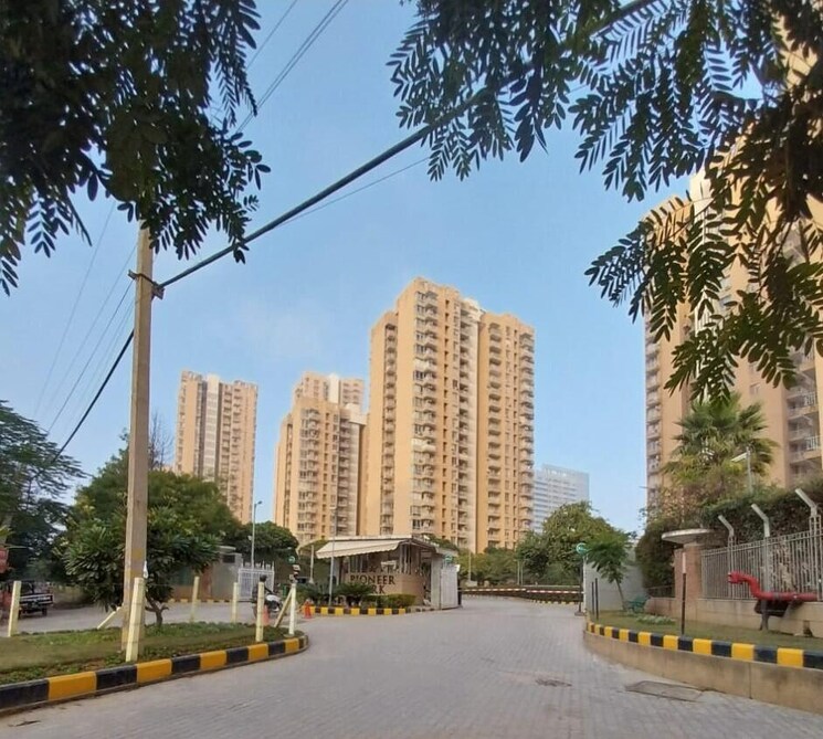Exterior View, pioneer-park-phase-1 2.5 Bedroom 1400 Sq.Ft. Apartment In Sector 61 Gurgaon 9120206