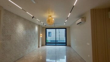 Room in 4 BHK Builder Floor at Sector 14 – for Sale