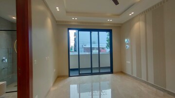 Room in 4 BHK Builder Floor at Sector 14 – for Sale