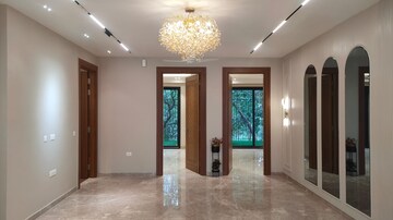 Room in 4 BHK Builder Floor at Sector 14 – for Sale