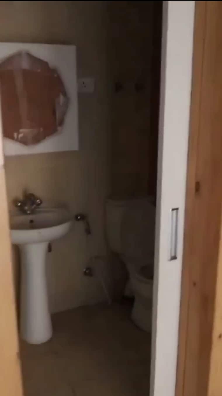 Bathroom, mahagun-mywoods 2.5 Bedroom 1110 Sq.Ft. Apartment In Sector 16c Greater Noida Greater Noida 9120245