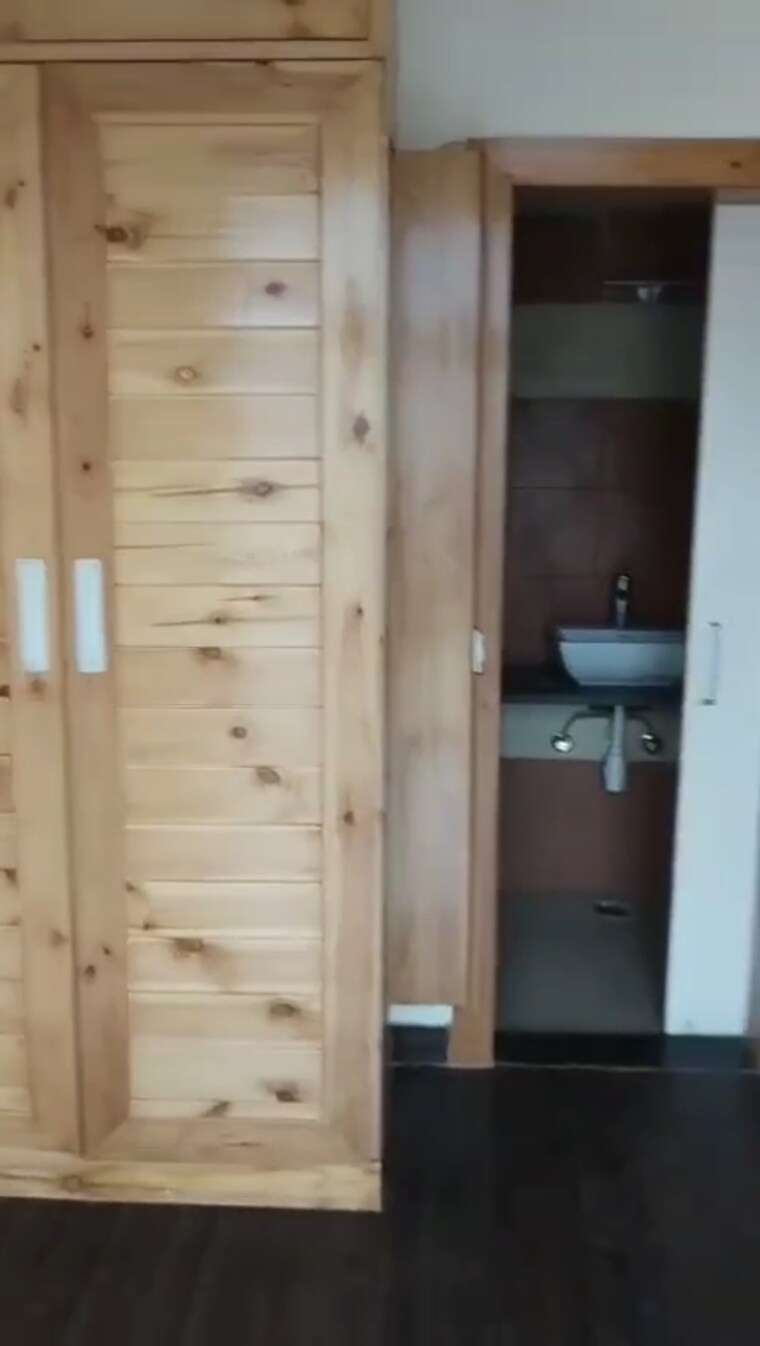 Bathroom, mahagun-mywoods 2.5 Bedroom 1110 Sq.Ft. Apartment In Sector 16c Greater Noida Greater Noida 9120245