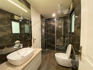 Attached Bathroom in 3 BHK Apartment at Defence Colony – for Rent