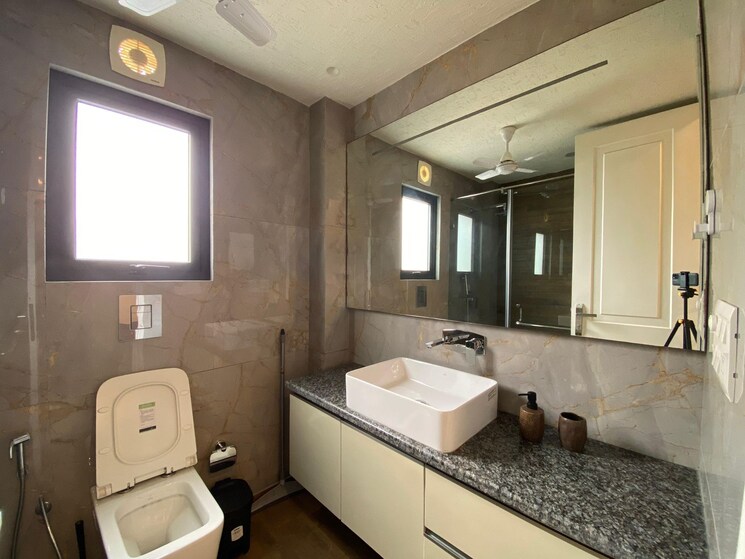 Attached Bathroom, defence colony 3 Bedroom 217 Sq.Yd. Apartment In Defence Colony Delhi 9120213