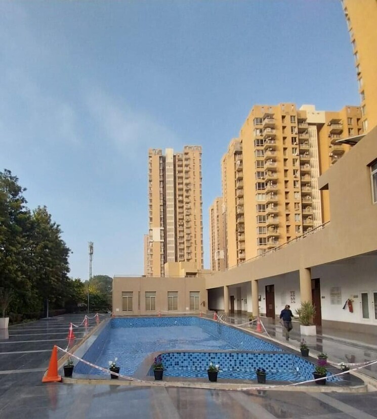 Exterior View, pioneer-park-phase-1 3.5 Bedroom 1800 Sq.Ft. Apartment In Sector 61 Gurgaon 9120224