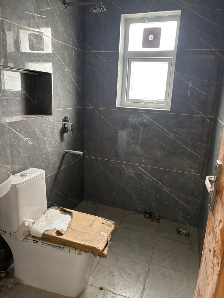Bathroom, sector 38 Studio 647 Sq.Ft. Builder Floor In Sector 38 Gurgaon 9120243