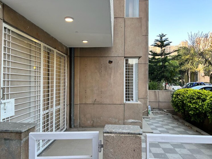 Balcony, unitech-woodstock-floors 4 Bedroom 500 Sq.Yd. Builder Floor In Sector 50 Gurgaon 9120333