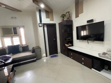 Living Room in 3 BHK Apartment at Satellite – for Rent
