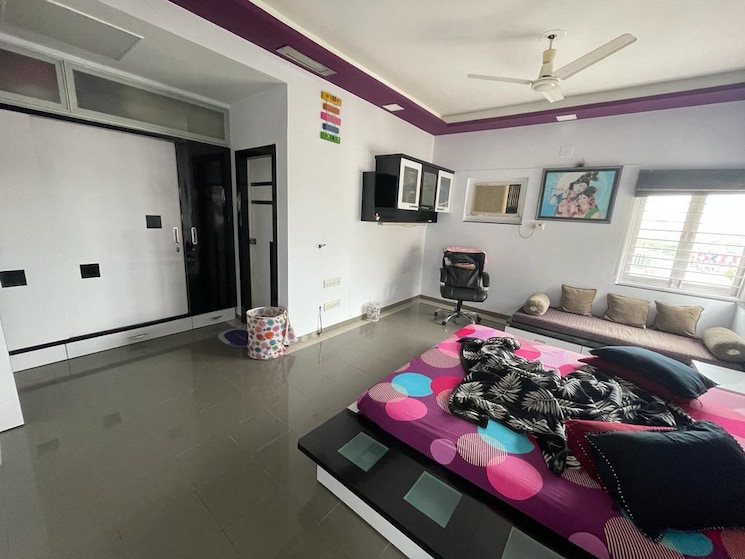 Living Room, satellite 3 Bedroom 3600 Sq.Ft. Apartment In Satellite Ahmedabad 9120392