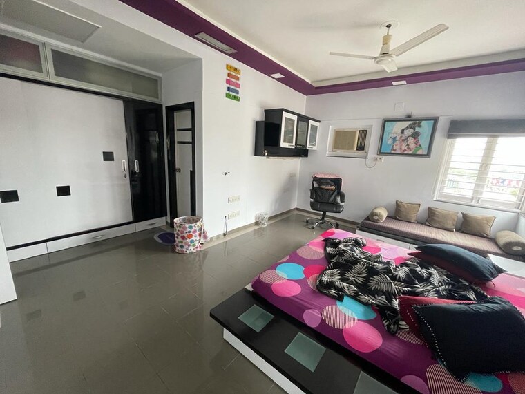 Living Room, satellite 3 Bedroom 3600 Sq.Ft. Apartment In Satellite Ahmedabad 9120392
