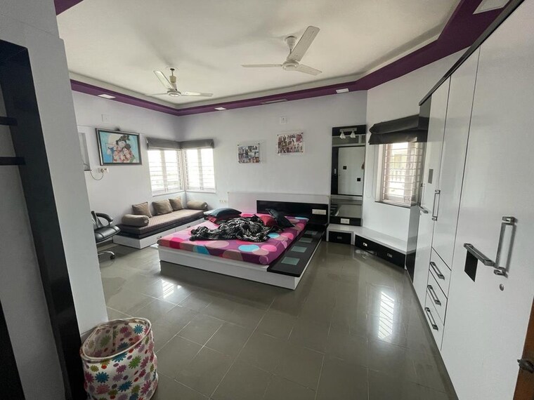 Master Bedroom, satellite 3 Bedroom 3600 Sq.Ft. Apartment In Satellite Ahmedabad 9120392