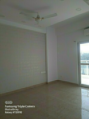 Bedroom in 4 BHK Apartment at Ramprastha Platinum Premier, Vaishali Sector 3 – for Sale