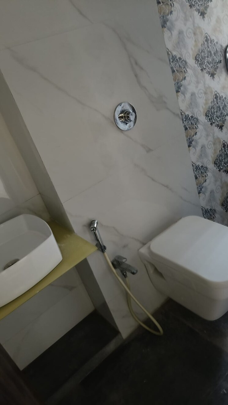 Bathroom, santacruz east 3 Bedroom 850 Sq.Ft. Apartment In Santacruz East Mumbai 9120477