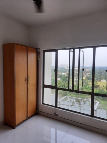 Room in 2.5 BHK Apartment at Siddha Galaxia 2, Rajarhat New Town – for Sale