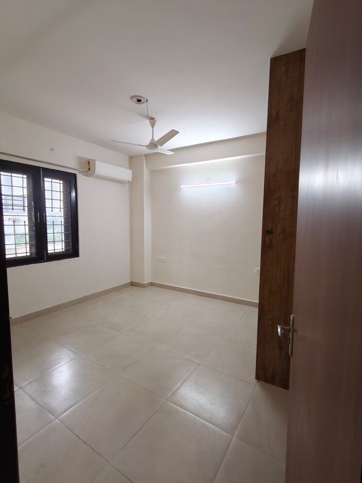 Room, sector 47 3 Bedroom 2025 Sq.Ft. Builder Floor In Sector 47 Gurgaon 9120427