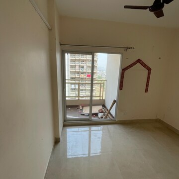 Room in 3 BHK Apartment at Skytech Matrott, Sector 76 – for Rent