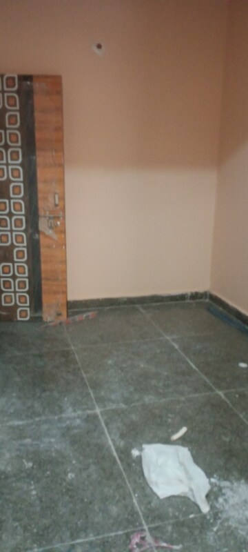 Room in 2 BHK Builder Floor at Suraj Vihar – for Rent