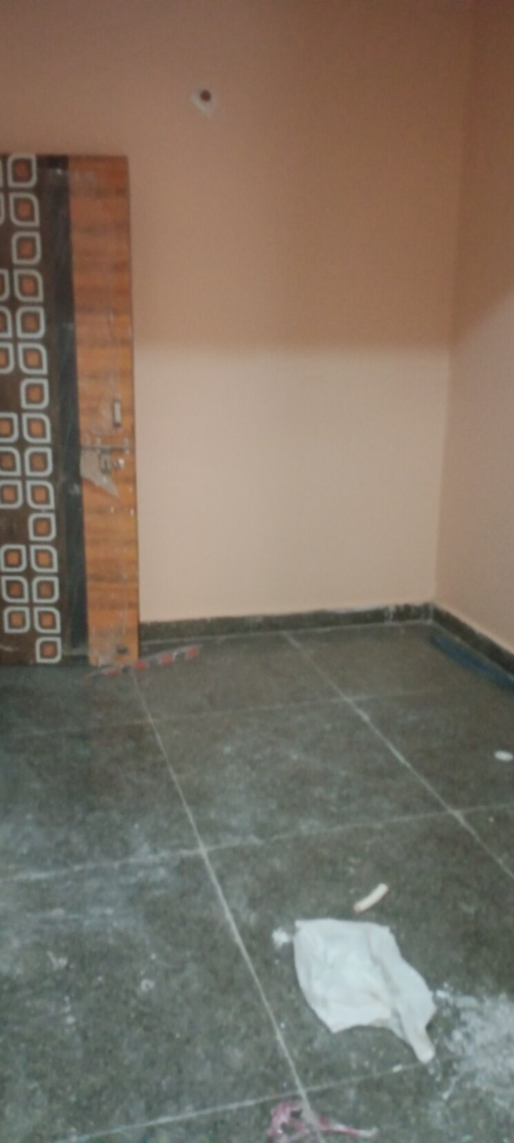 Room, suraj vihar 2 Bedroom 65 Sq.Yd. Builder Floor In Suraj Vihar Delhi 9120520