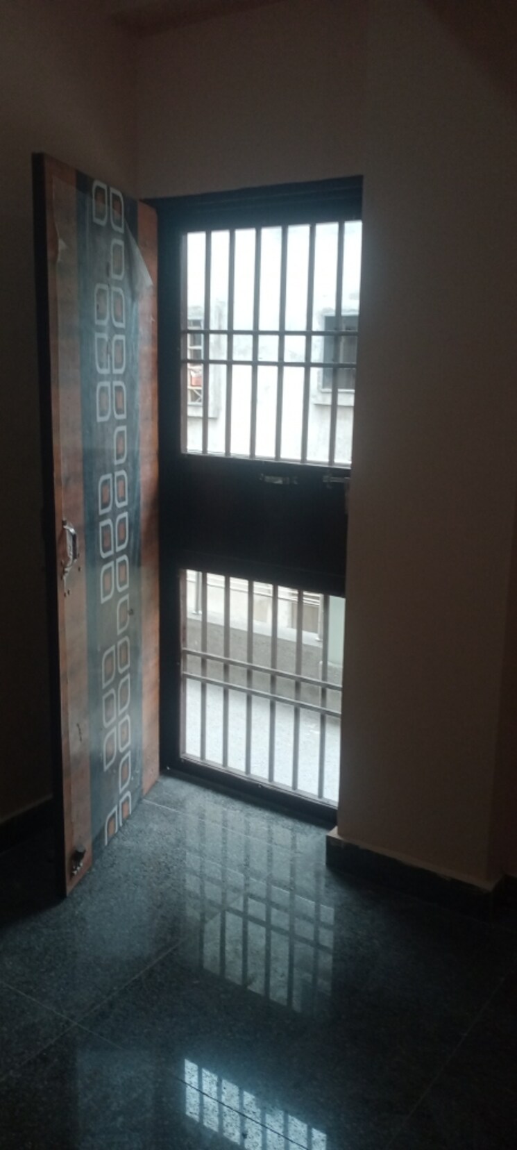 Room, suraj vihar 2 Bedroom 65 Sq.Yd. Builder Floor In Suraj Vihar Delhi 9120520