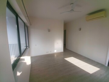 Room in 2 BHK Apartment at Ireo Skyon, Sector 60 – for Rent