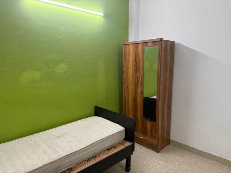 1 RkBuilder Floor For Rent in Saket