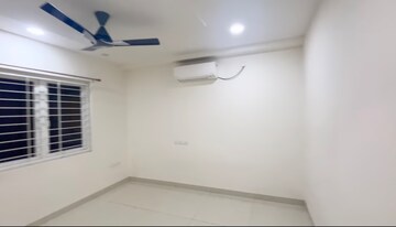 Room in 2.5 BHK Apartment at Aparna Sarovar Zenith, Nallagandla – for Rent