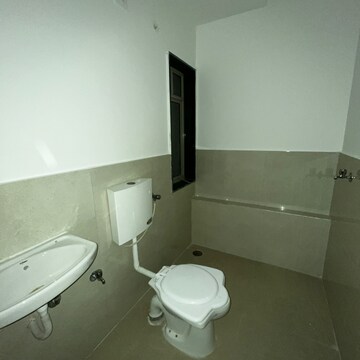 Attached Bathroom in 1 BHK Apartment at Hiranandani Estate Villa Carino, Hiranandani Estate – for Rent